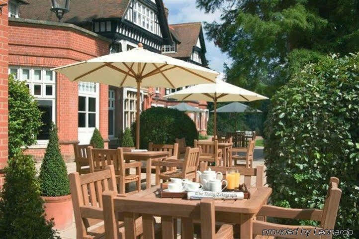 Woodlands Park Hotel Cobham  Exterior foto