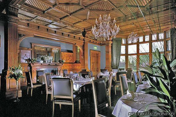 Woodlands Park Hotel Cobham  Exterior foto